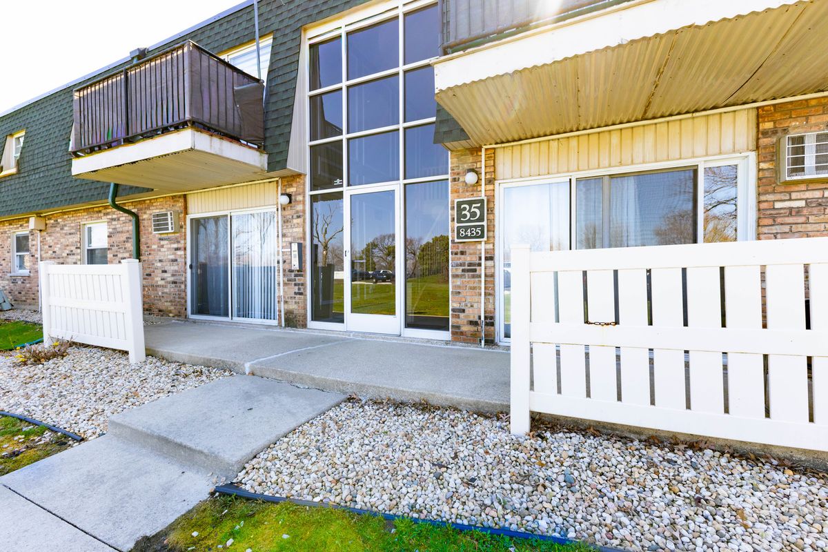 8431 99th Terrace, Palos Hills, IL 60465