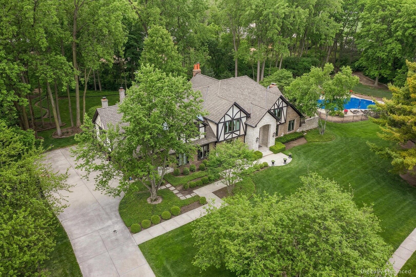2455 Persimmon Drive — St. Charles, IL 60174