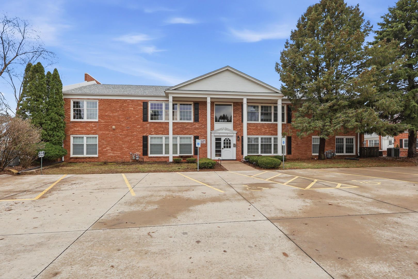 3215 E Locust Street #A1-3 — Davenport, IA 52803