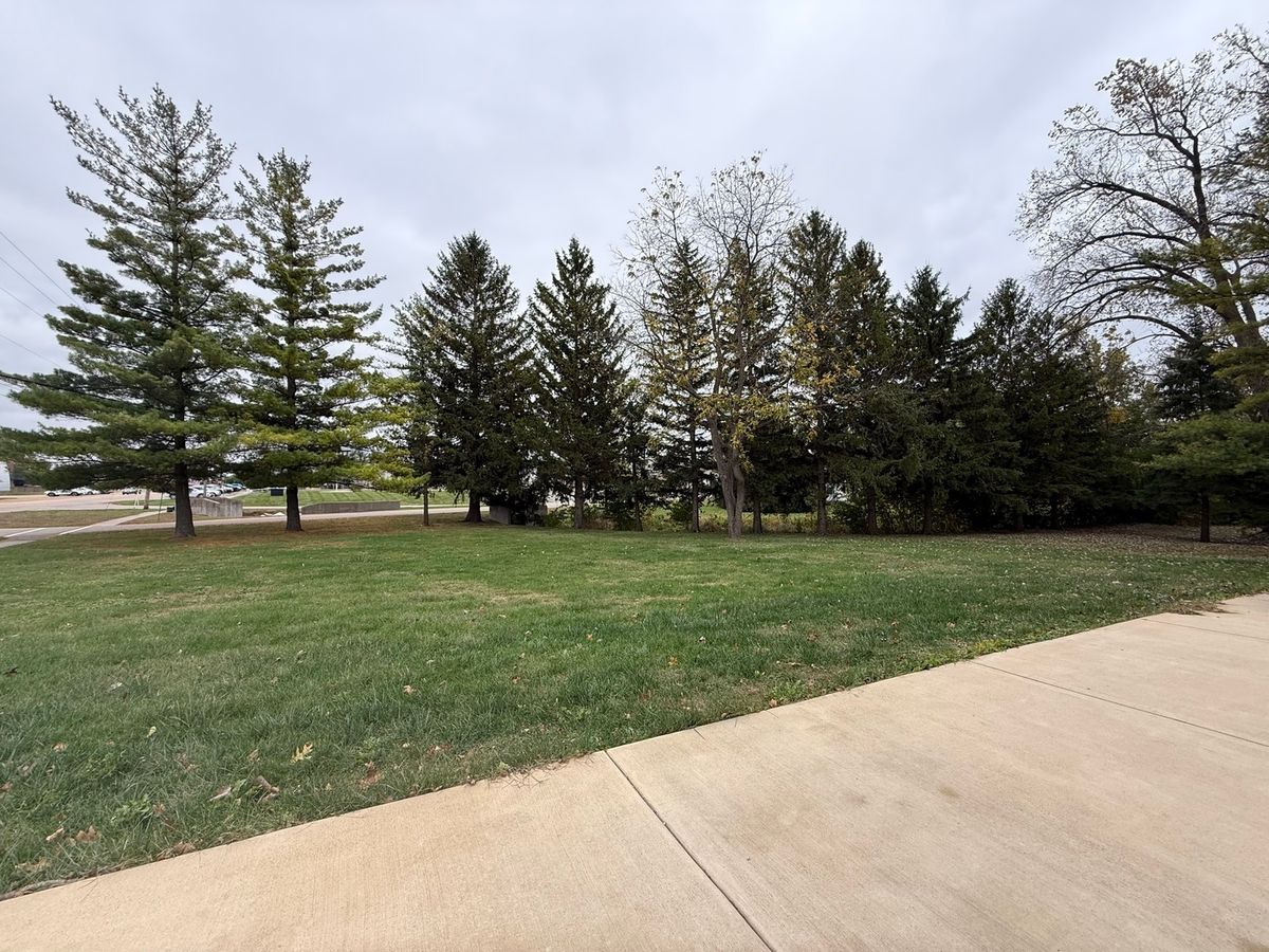 1 E Main Street, Amboy, IL 61310