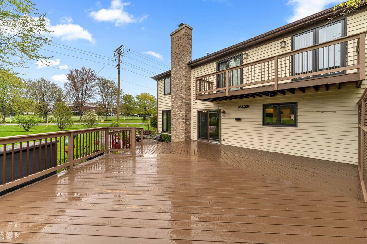 2 Rutgers Court, Hawthorn Woods, IL 60047