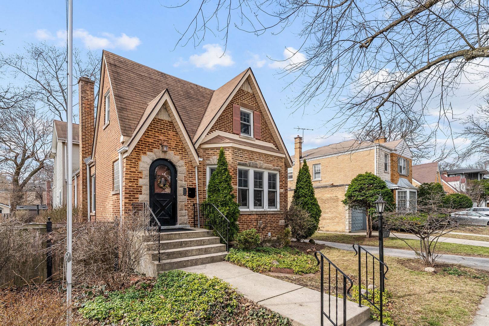 6714 N Ionia Avenue — Chicago, IL 60646