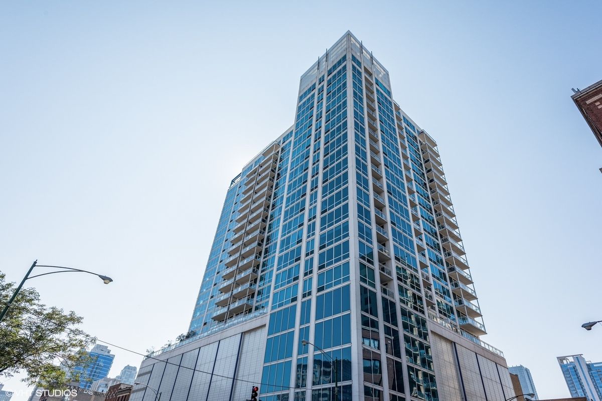 757 Orleans Street, Chicago, IL 60654