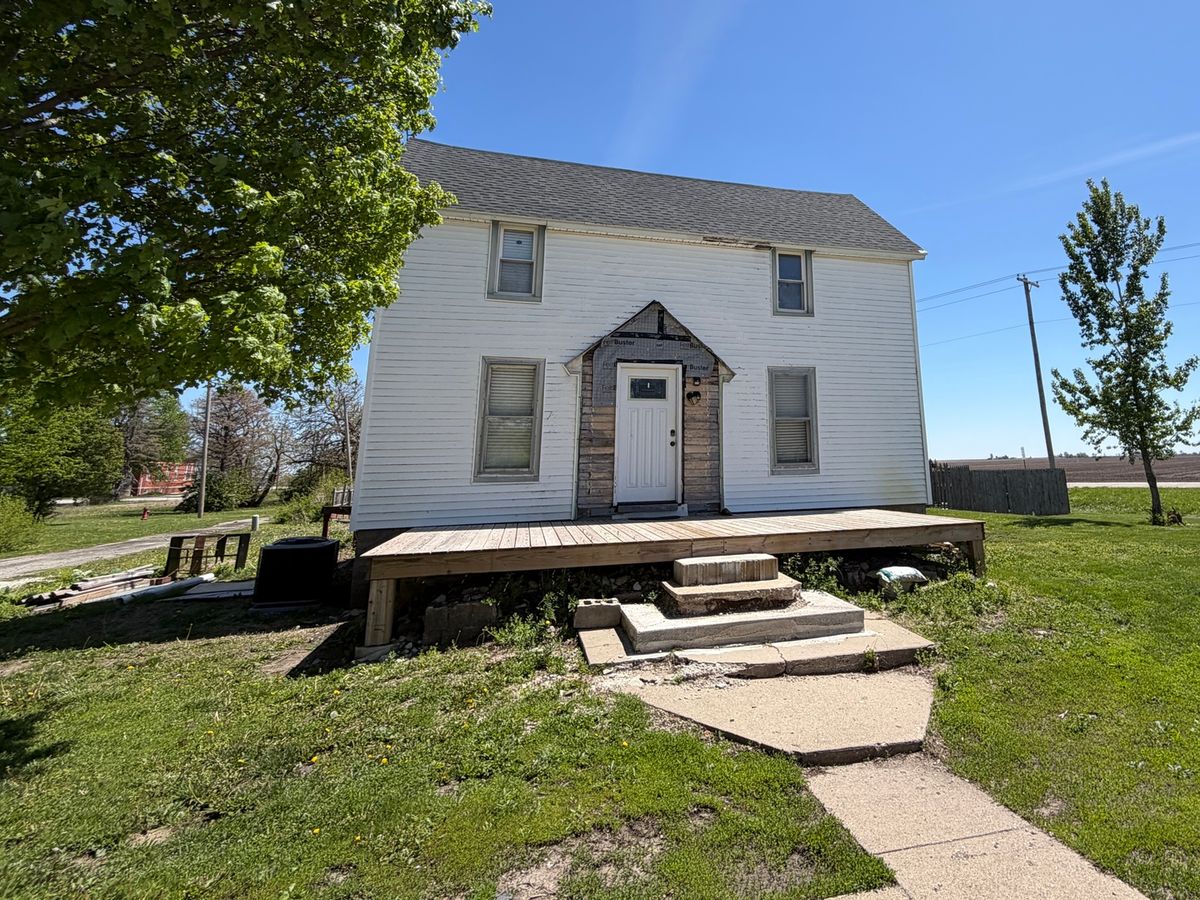 2 Missouri Street, Hindsboro, IL 61930