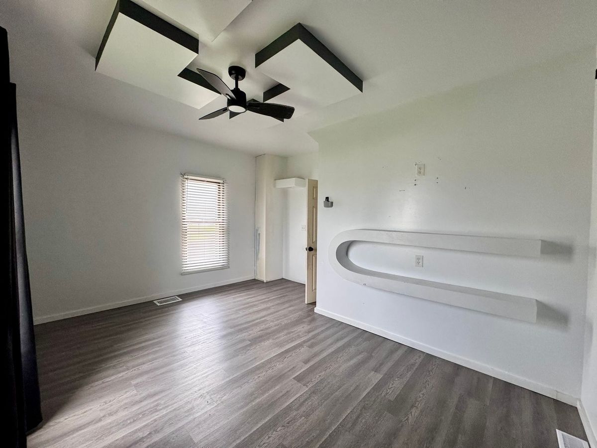 2 Missouri Street, Hindsboro, IL 61930