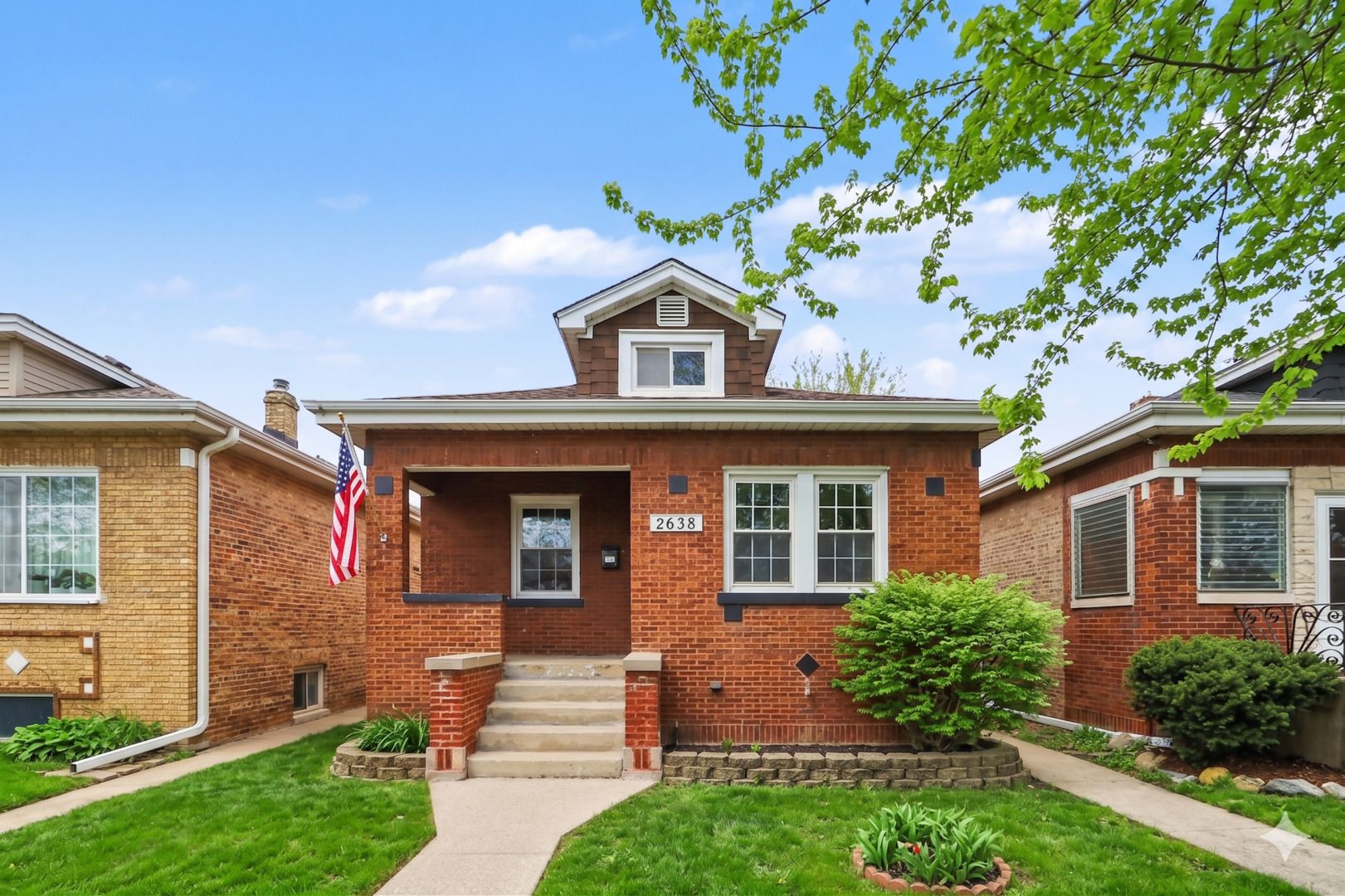2638 N New England Avenue — Chicago, IL 60707