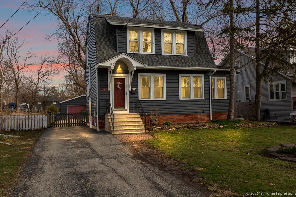 334 School Street, Villa Park, IL 60181