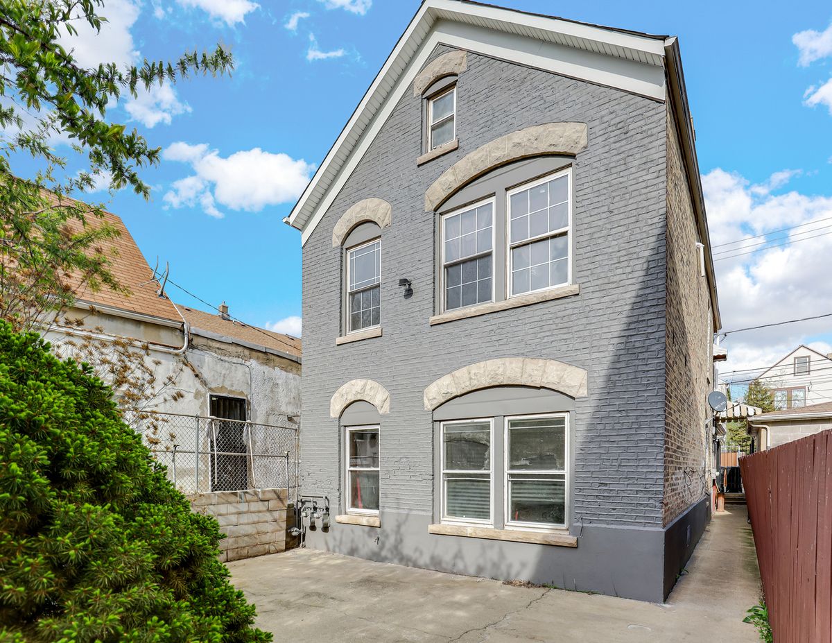 2631 Sawyer Avenue, Chicago, IL 60623