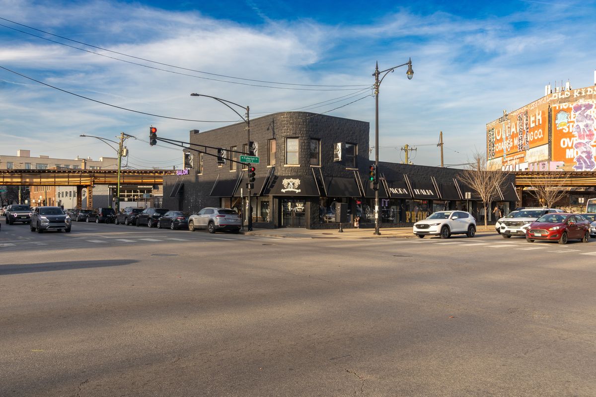 2950 Fullerton Avenue, Chicago, IL 60647