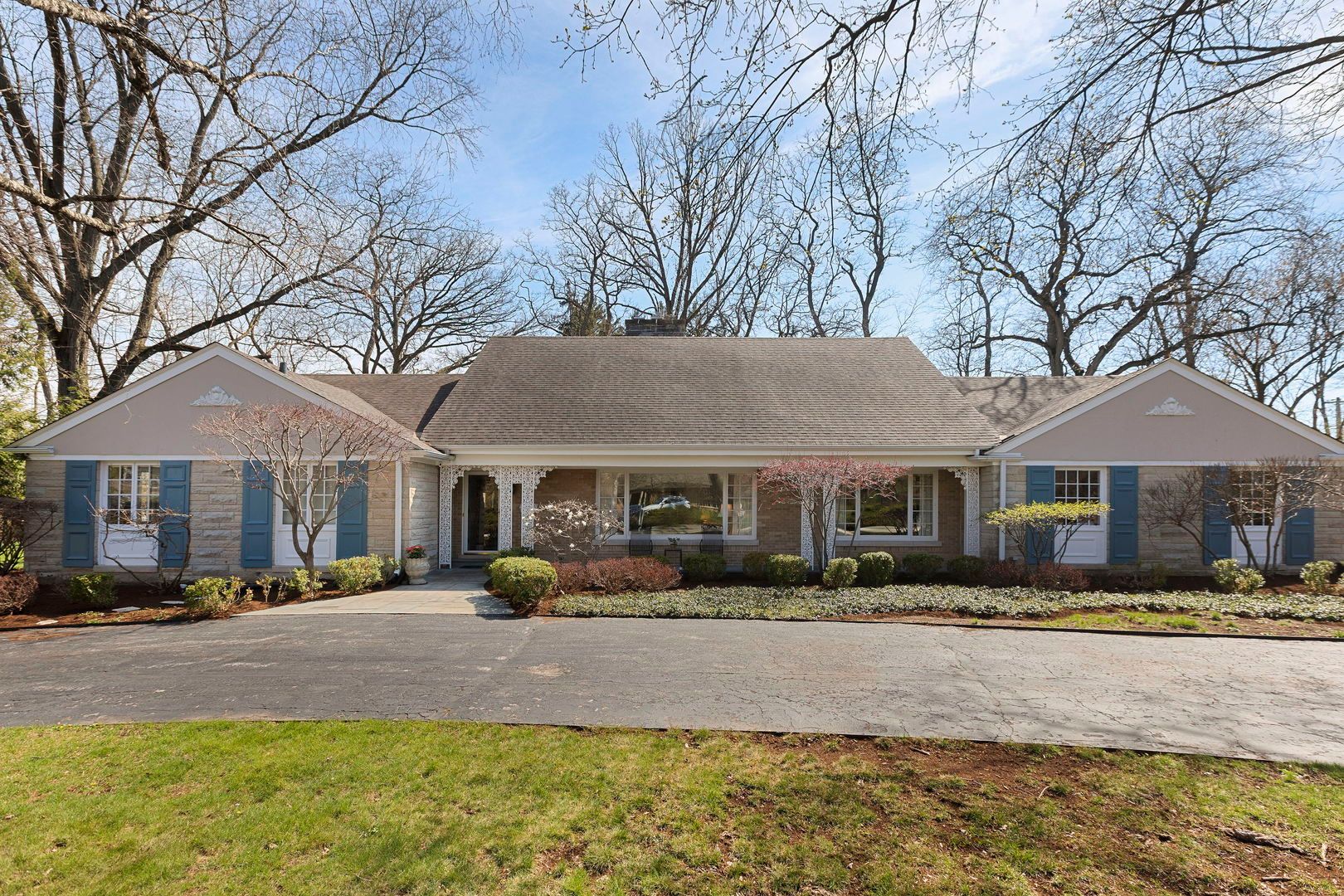 835 Timberline Drive — Glenview, IL 60025