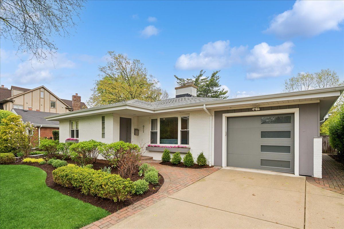 912 Hunter Road — Wilmette, IL 60091