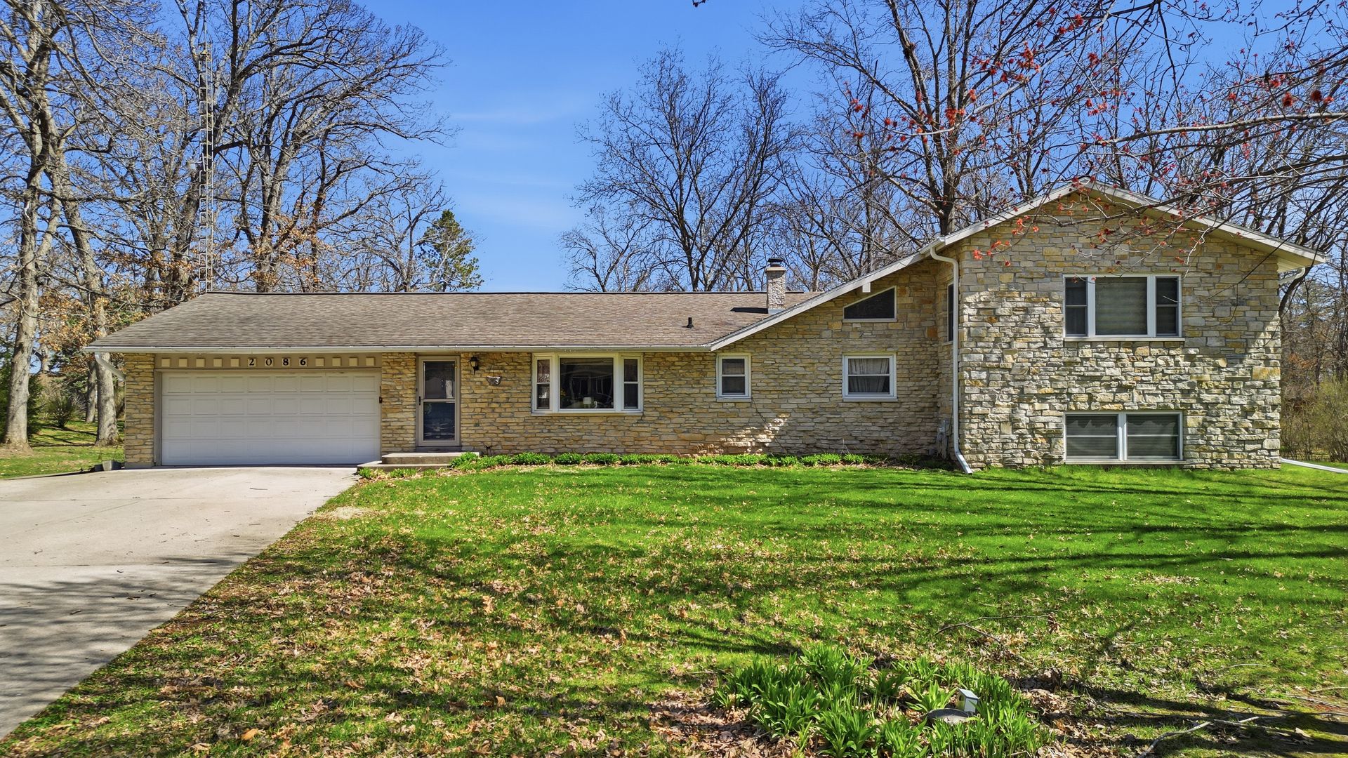 2086 Grand Detour Road — Dixon, IL 61021