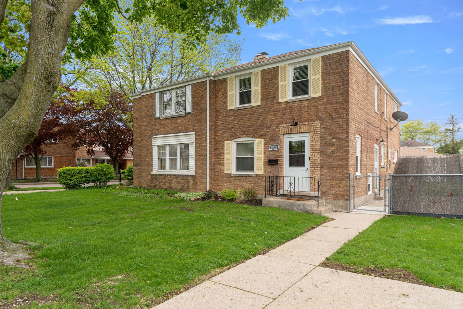 7805 W Balmoral Avenue — Chicago, IL 60656
