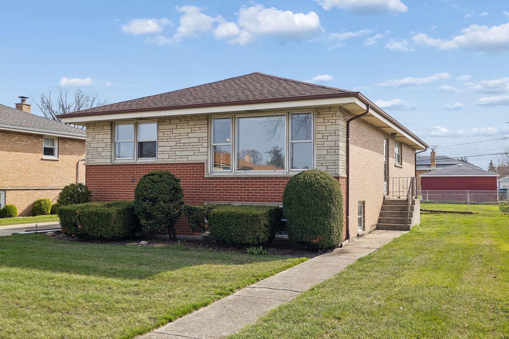 7737 Odell Avenue — Bridgeview, IL 60455