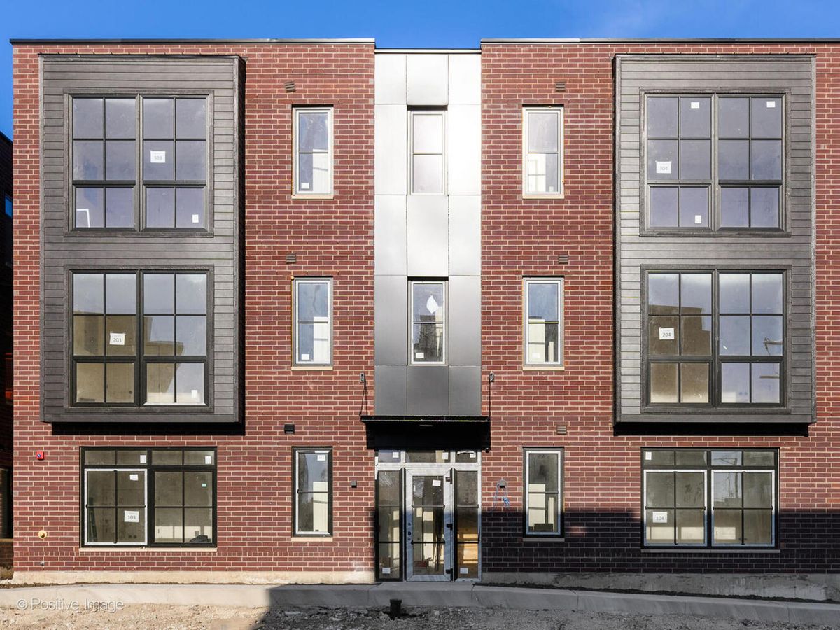 8308 CENTER Avenue, River Grove, IL 60171