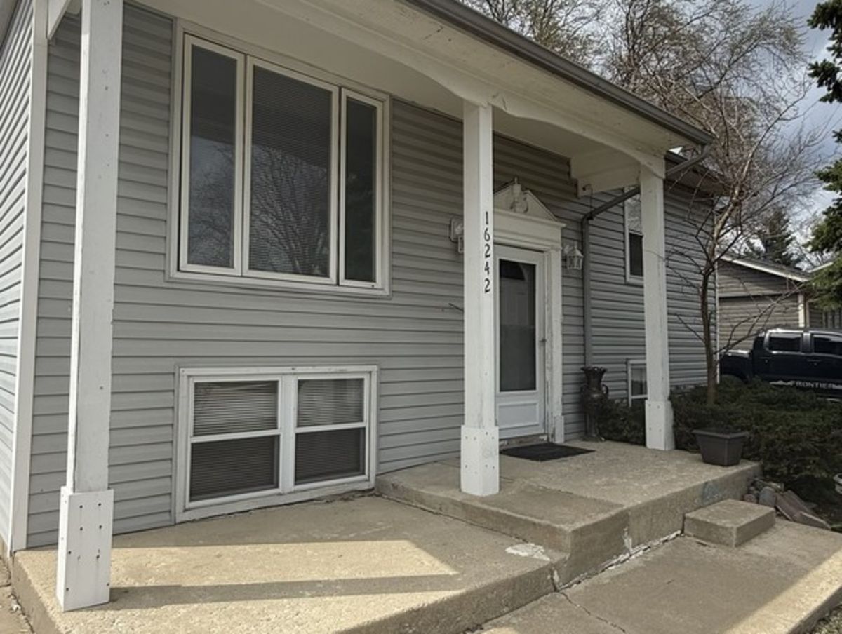 16242 92nd Avenue, Orland Hills, IL 60487