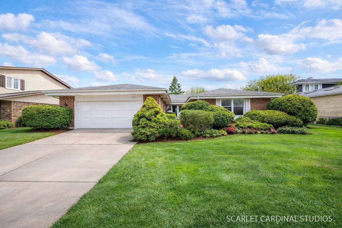 1110 Fernandez Avenue, Arlington Heights, IL 60005