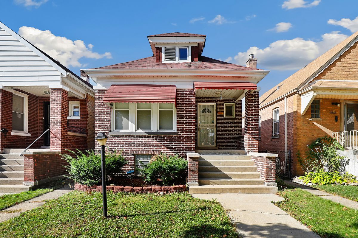 8810 Racine Avenue, Chicago, IL 60620