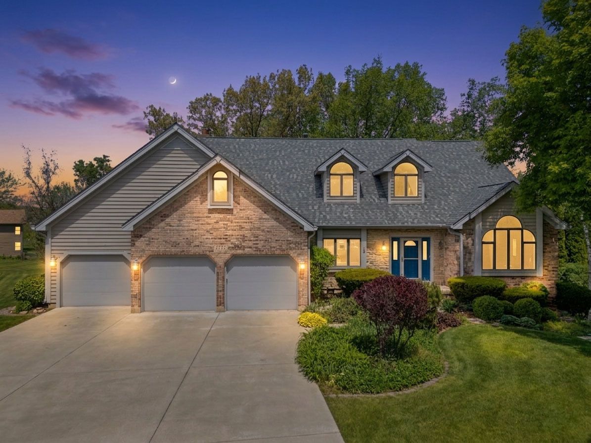 2772 Glendower Terrace — Elgin, IL 60124