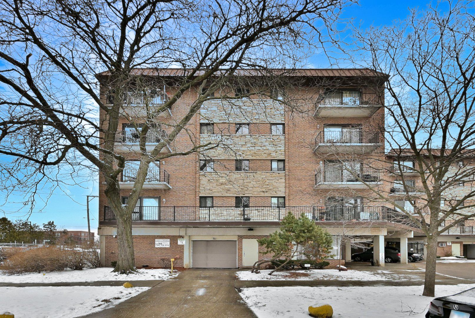 2333 Neva Avenue — Chicago, IL 60707