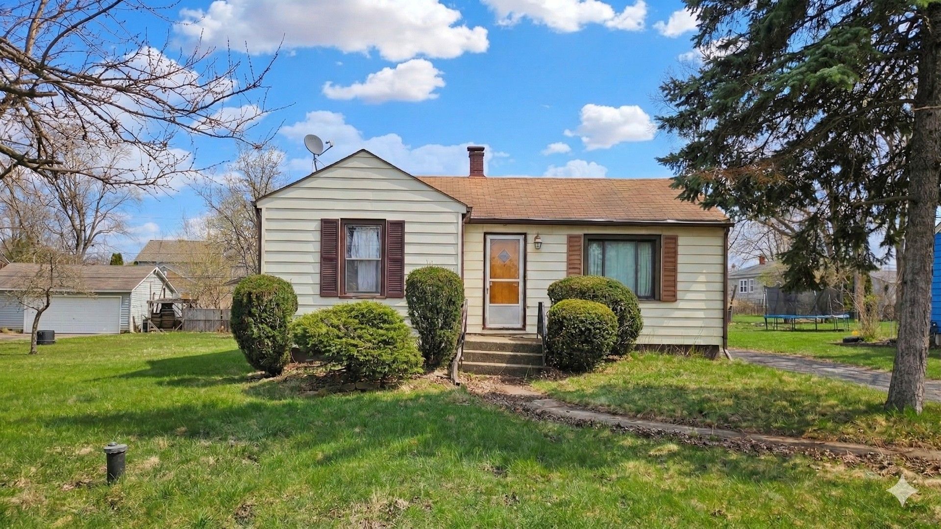 2N071 La Londe Avenue — Lombard, IL 60148