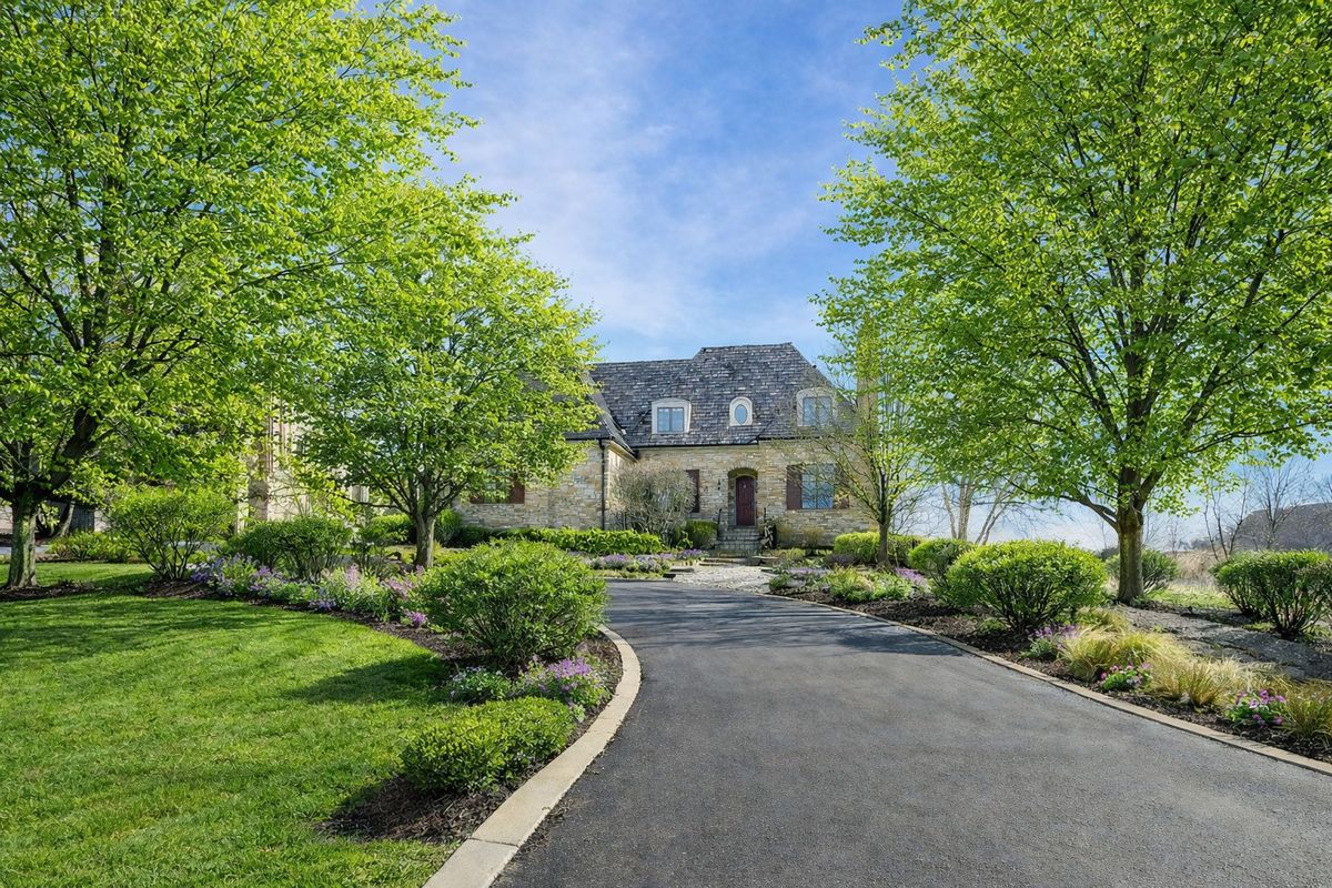 1420 Longwood Drive, Bull Valley, IL 60098