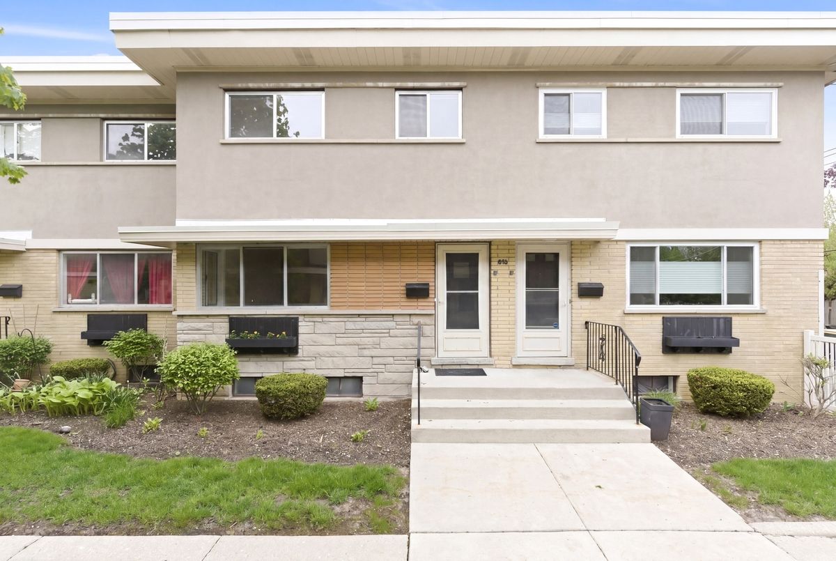 614 Milwaukee Avenue, Libertyville, IL 60048