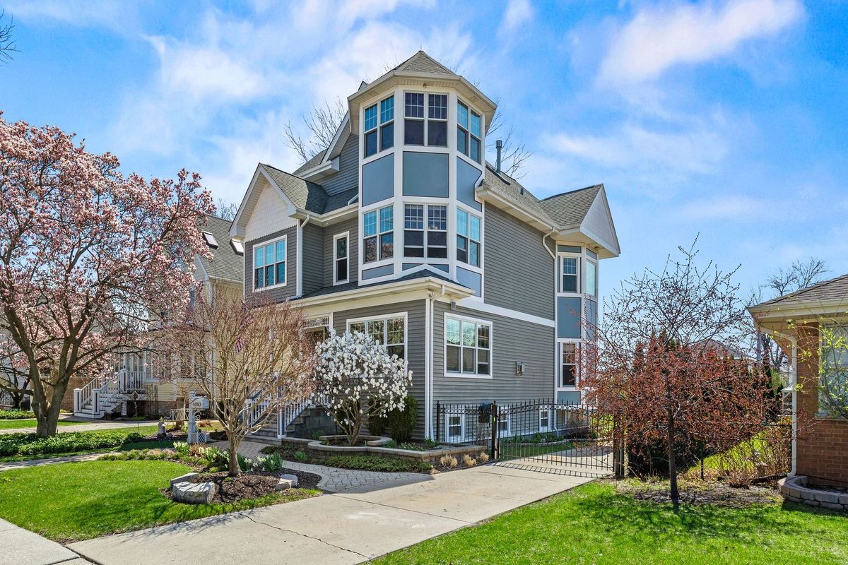 6883 Hobart Avenue, Chicago, IL 60631