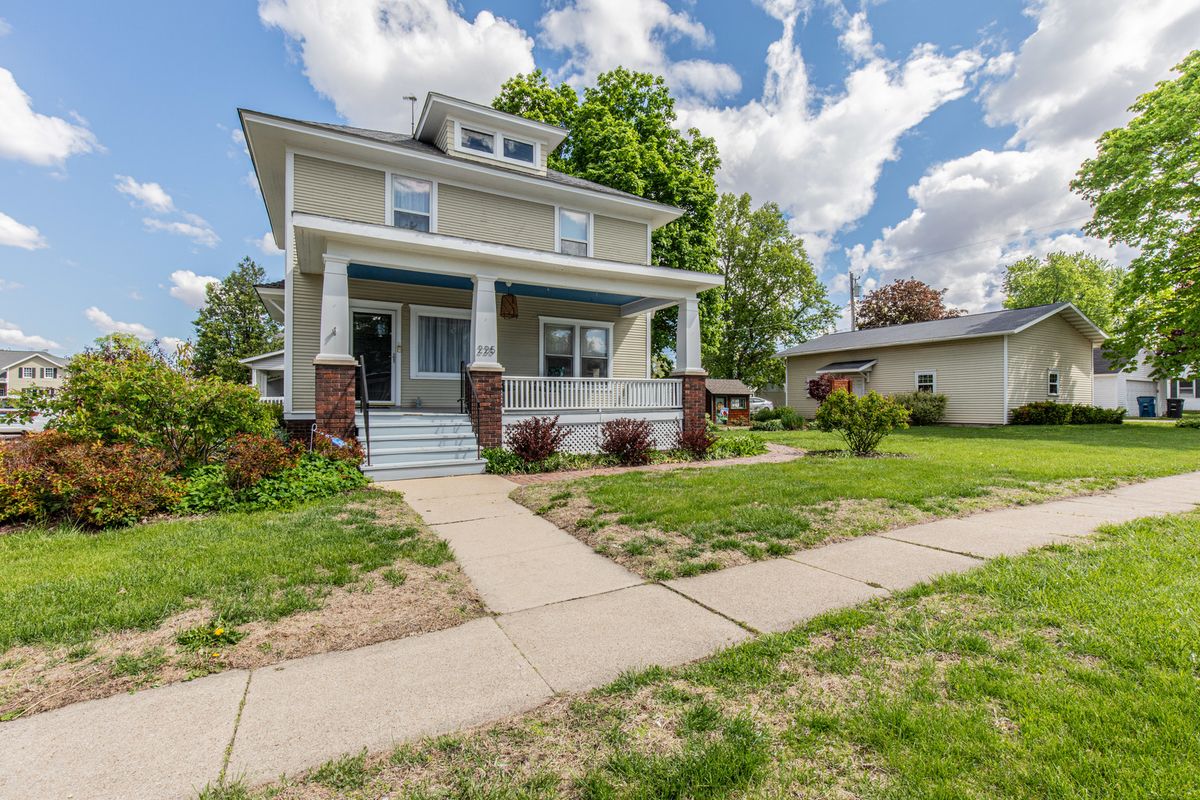 225 Central Avenue, Princeton, IL 61356