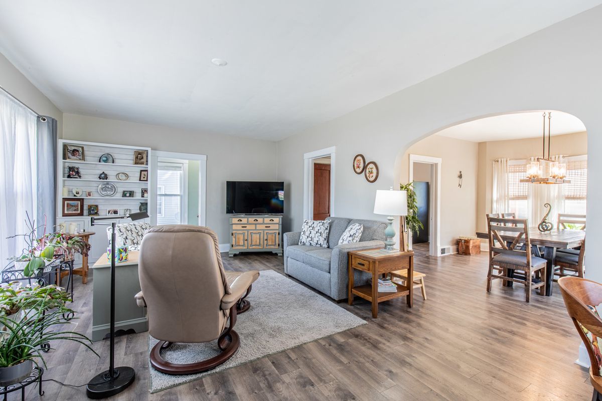 225 W Central Avenue, Princeton, IL 61356