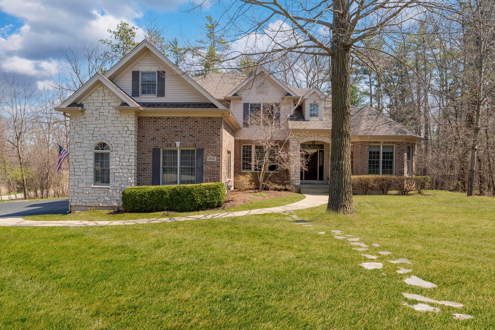 3506 Harvest Court — Island Lake, IL 60042