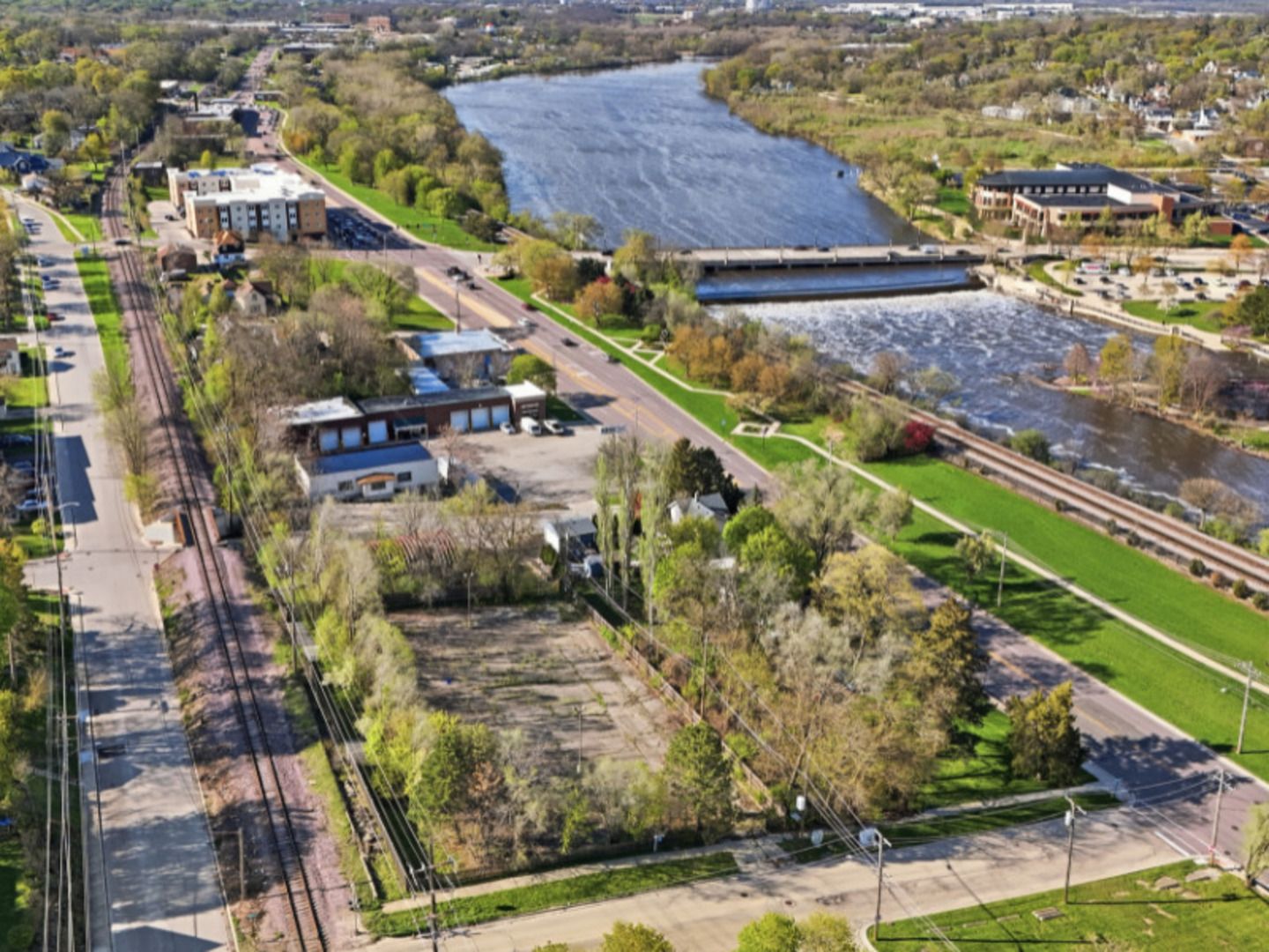 164 Ludeka Place — Elgin, IL 60123