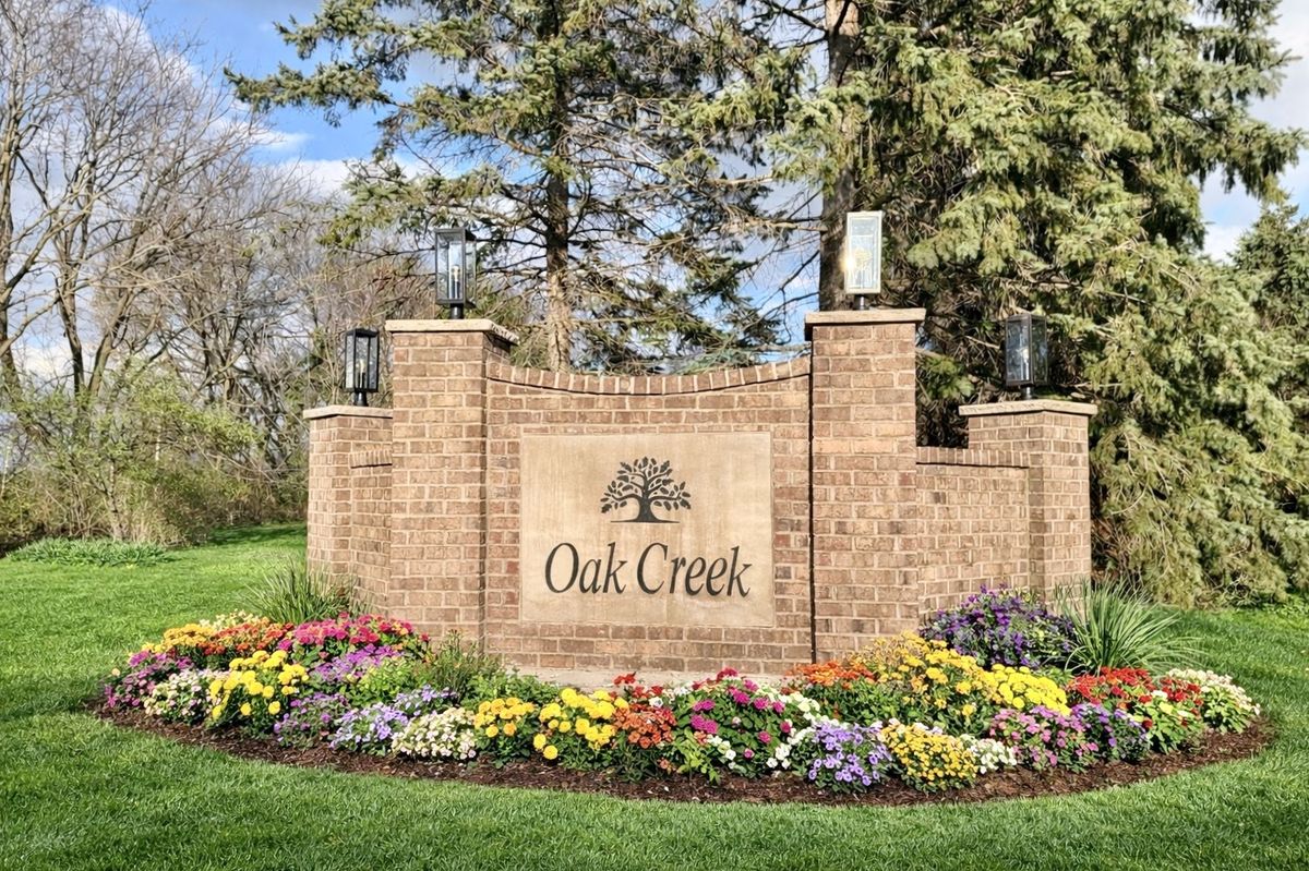 35 Oak Creek Drive, Yorkville, IL 60560