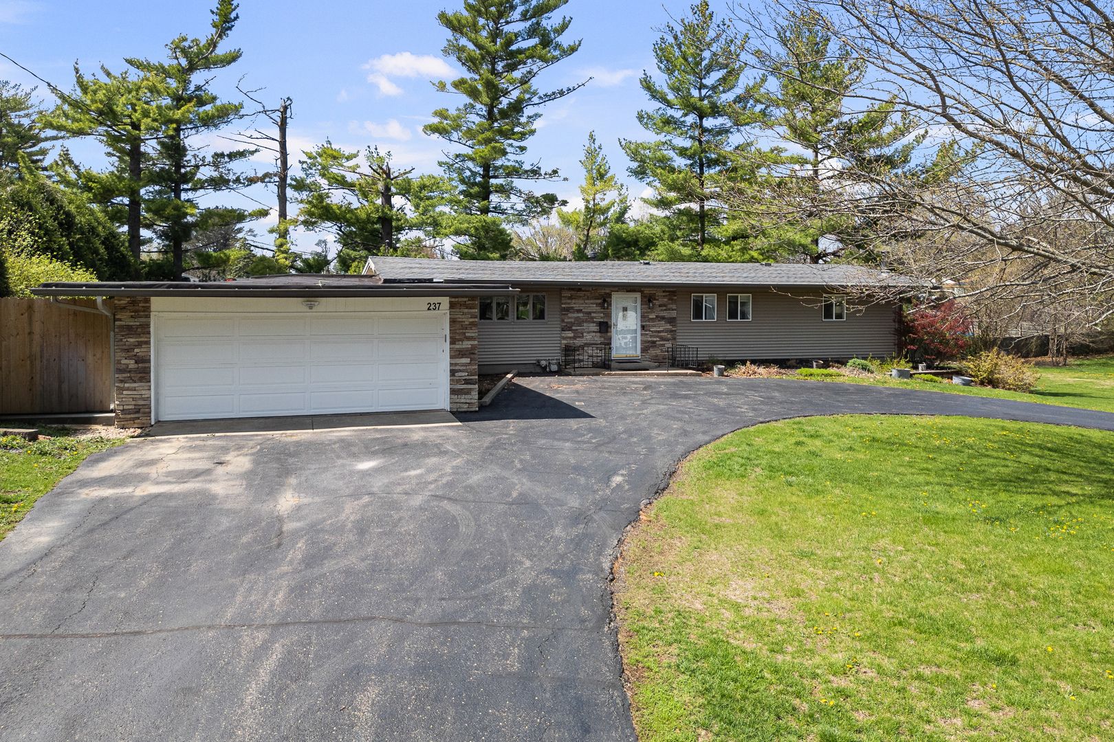 237 Birch Place — Kewanee, IL 61443