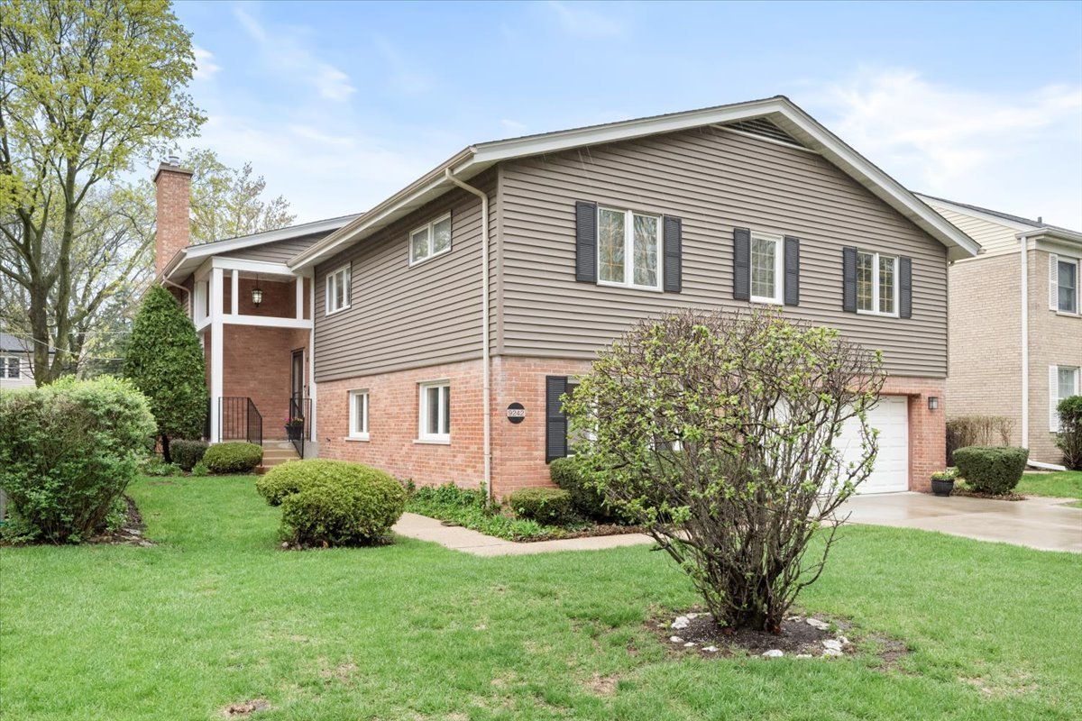 9242 Ridgeway Avenue — Evanston, IL 60203