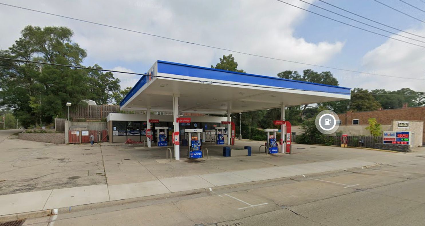400 Northwest Highway — Fox River Grove, IL 60021