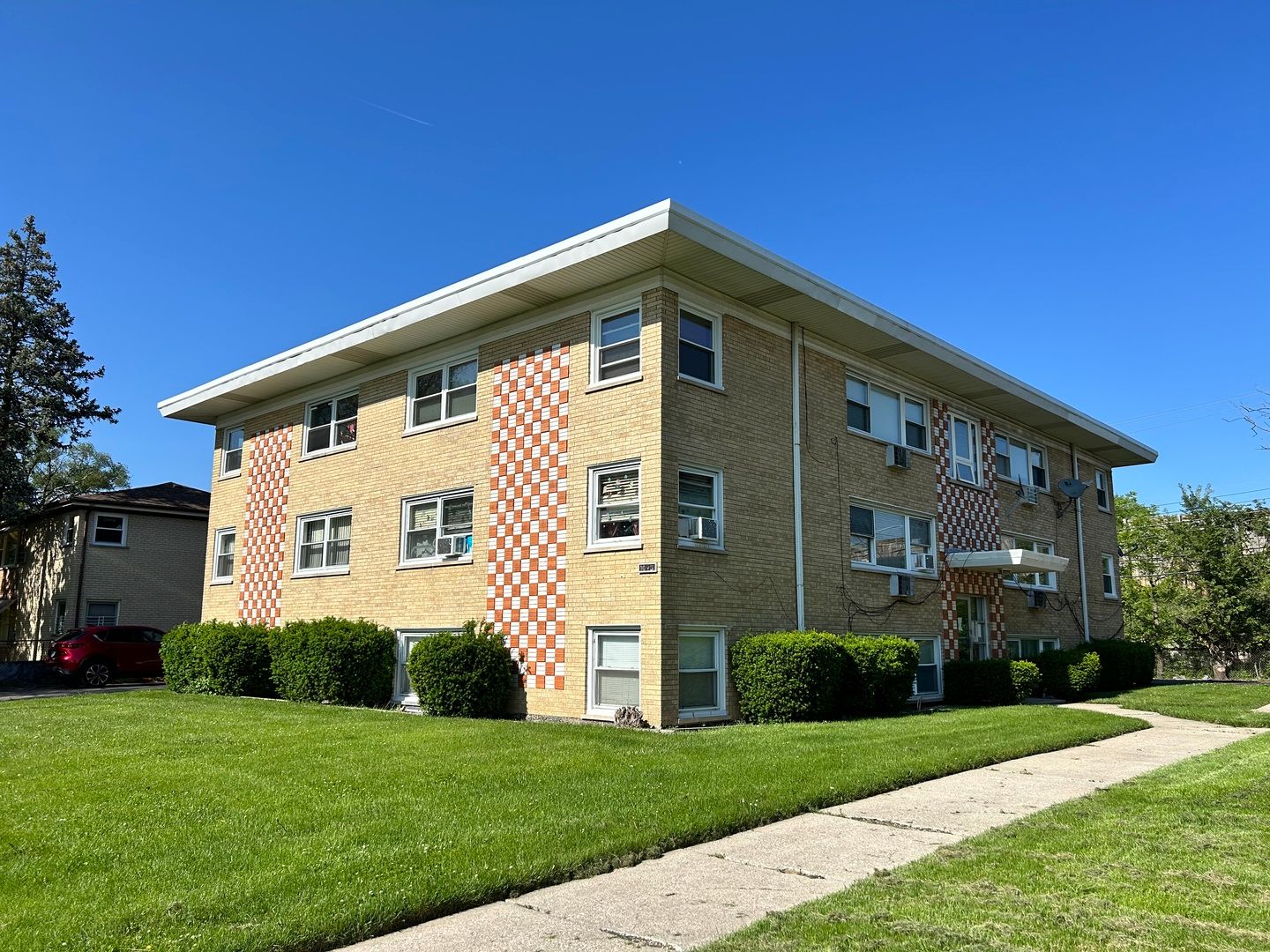 10931 S LLOYD Drive #1C — Worth, IL 60482