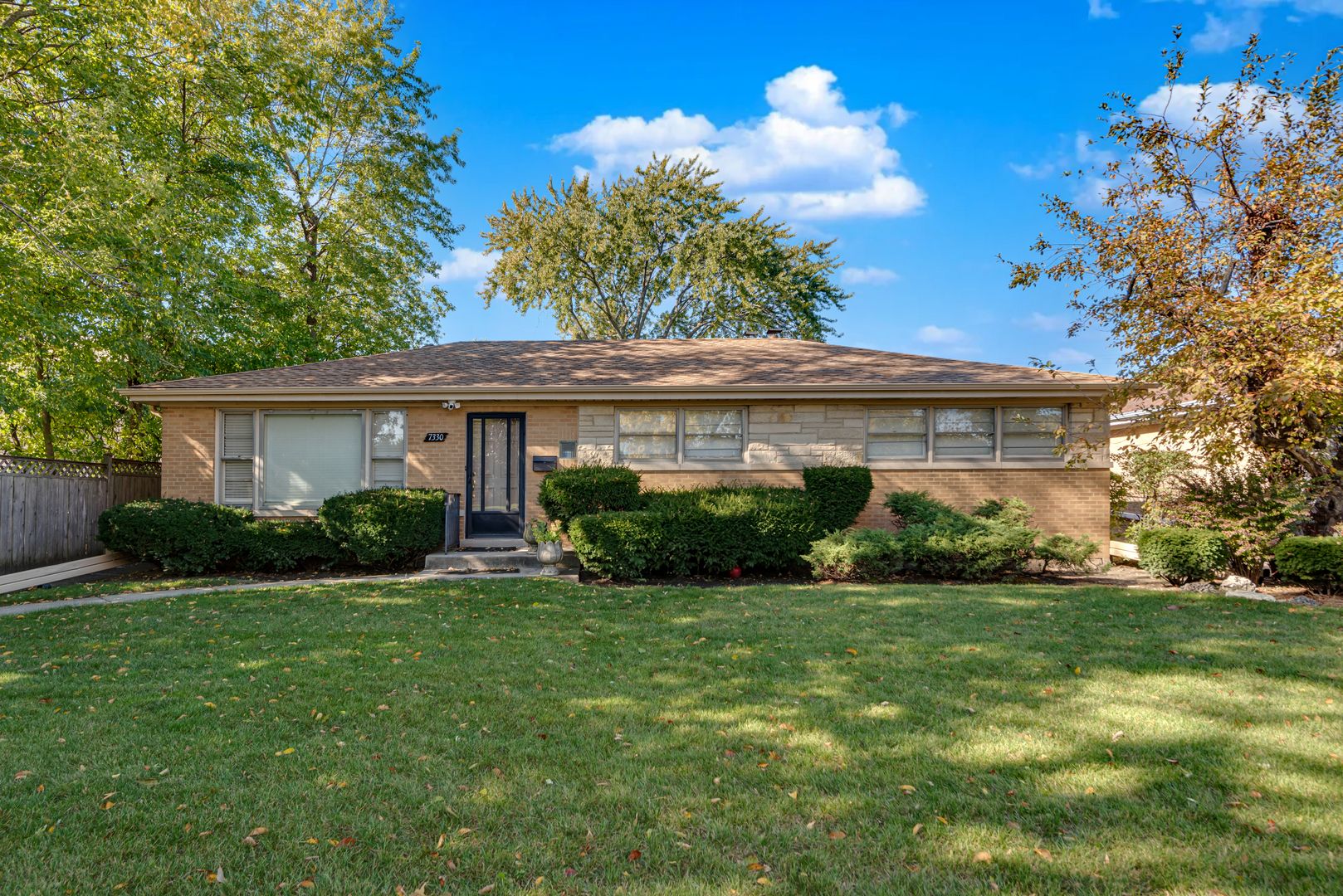 7330 N Kilbourn Avenue — Lincolnwood, IL 60712