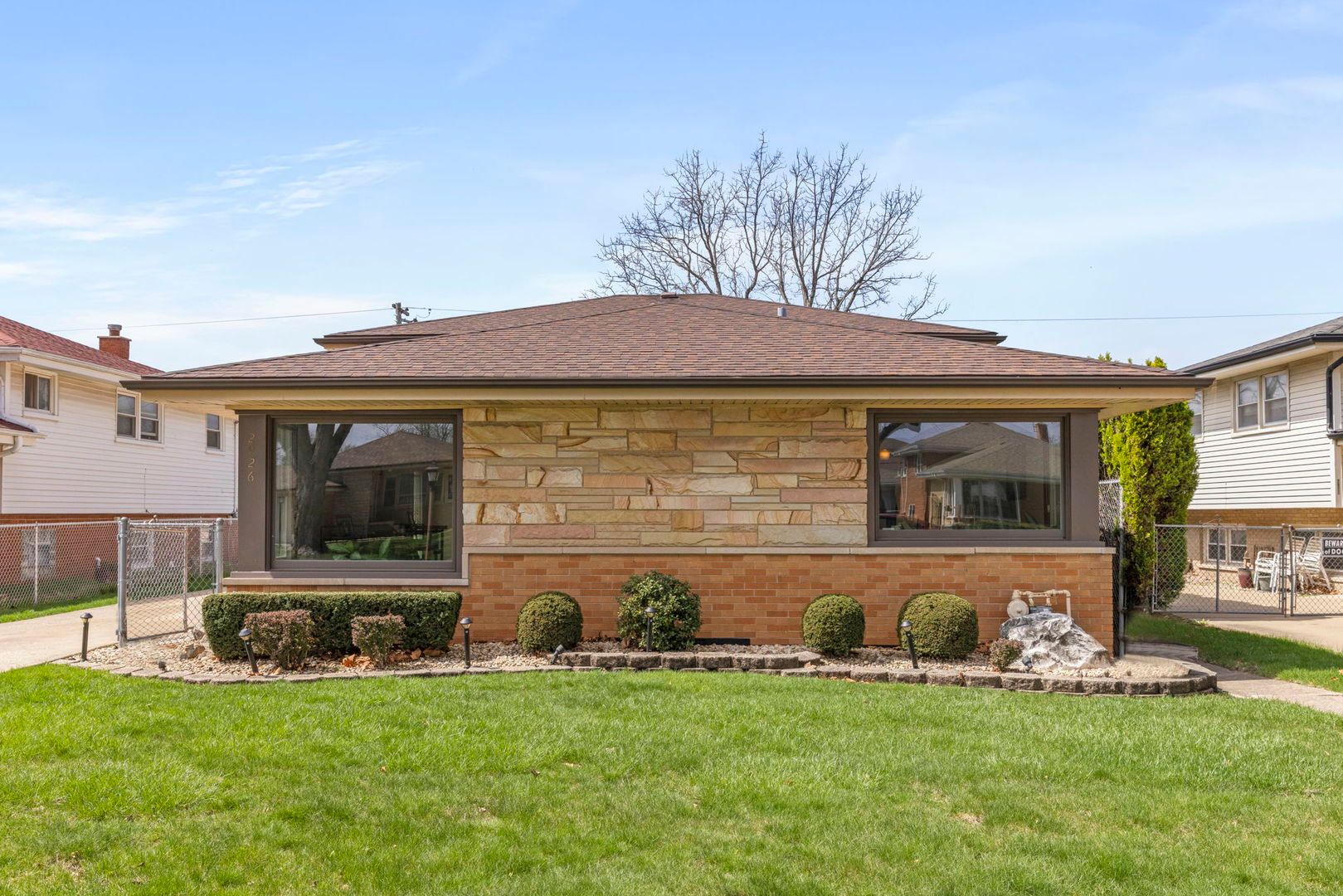 2926 Mayfair Avenue — Westchester, IL 60154
