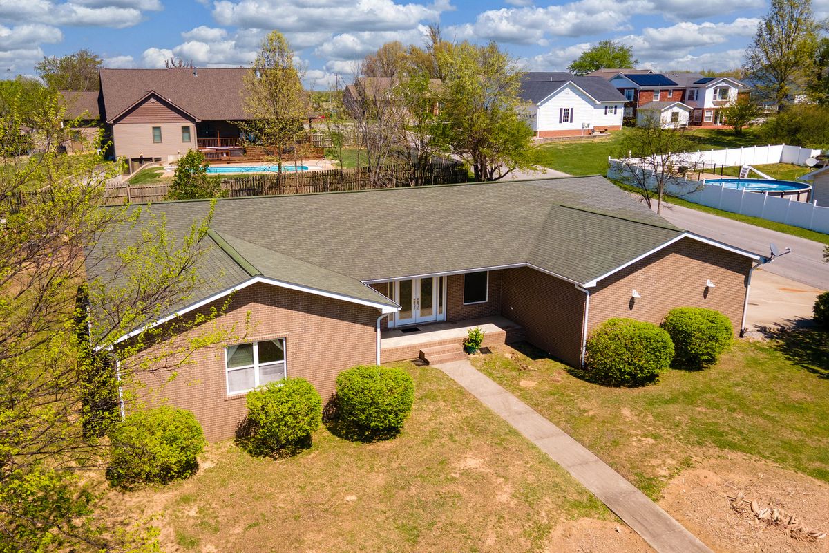 10 Peachtree Place, Harrisburg, IL 62946