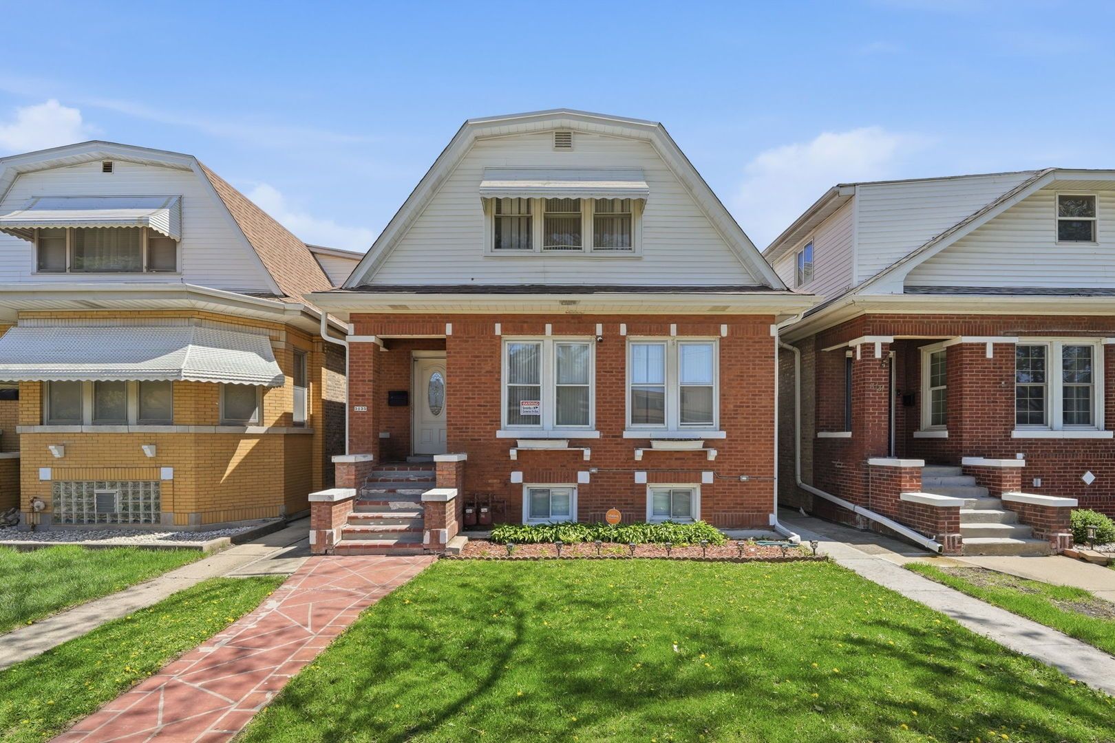 3135 N Kilbourn Avenue — Chicago, IL 60641