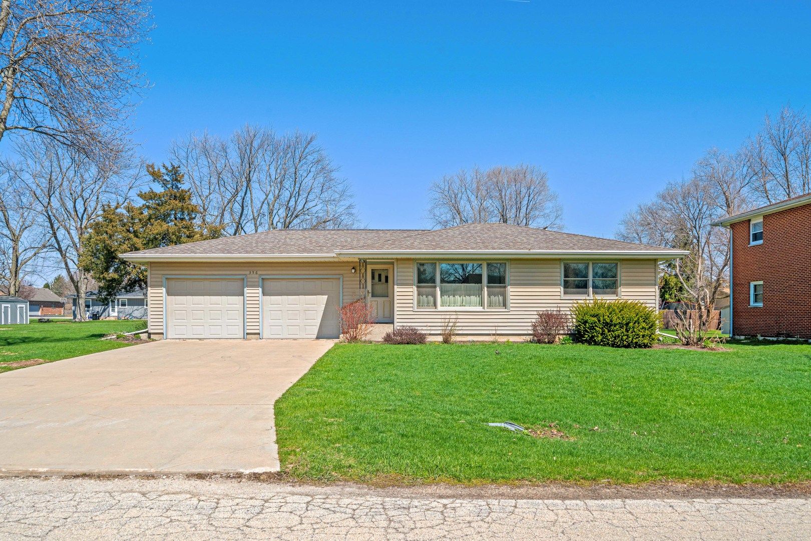 356 E Ann Street — Somonauk, IL 60552