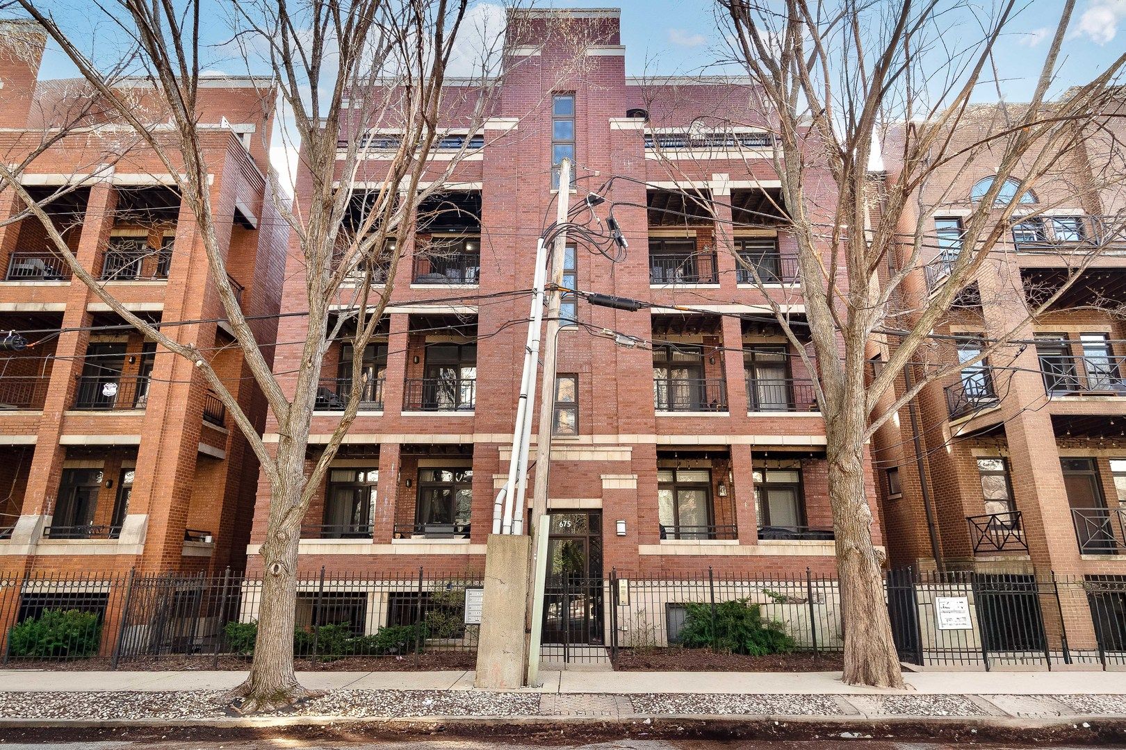 675 N PEORIA Street #3N — Chicago, IL 60642