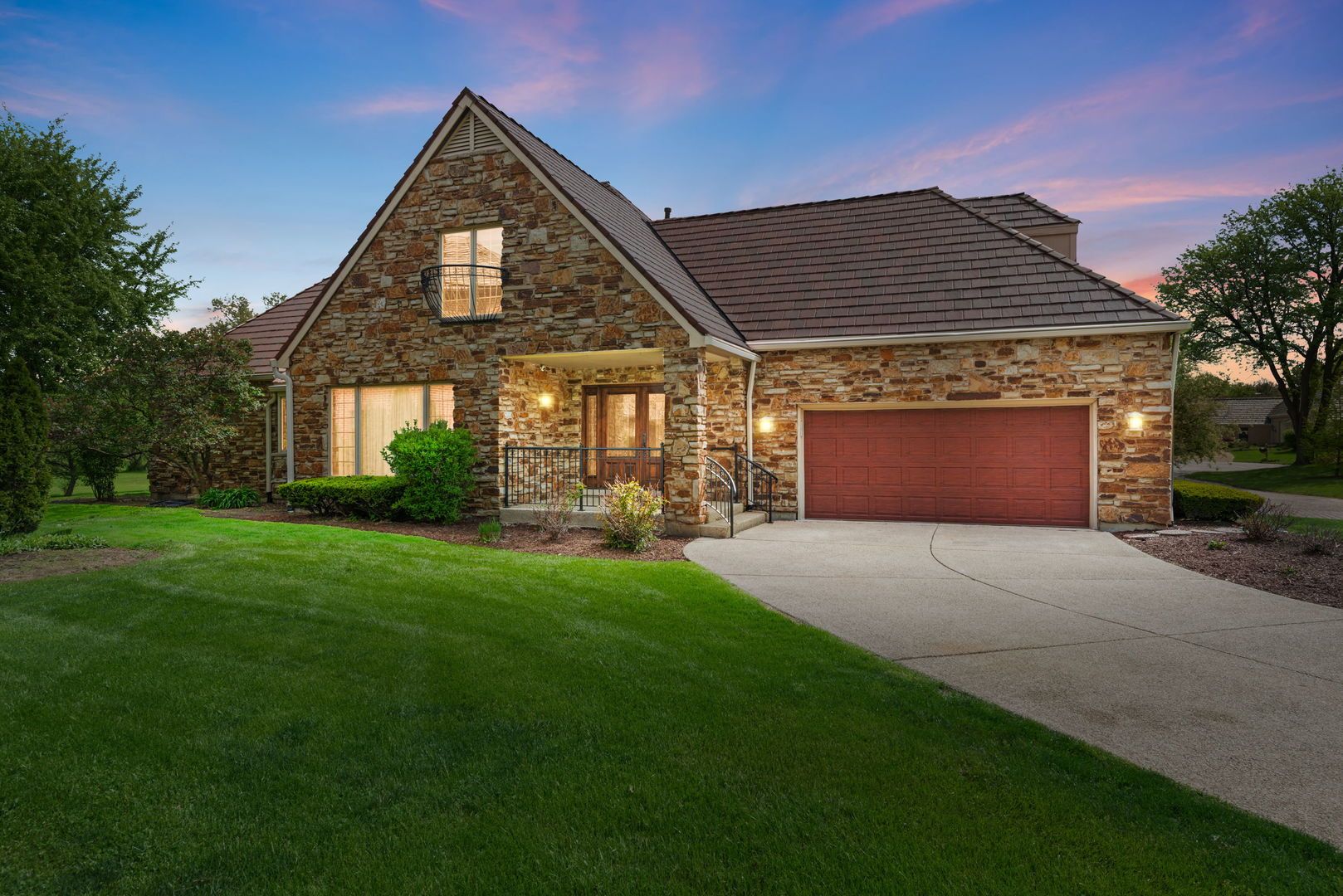 910 Red Fox Lane — Oak Brook, IL 60523