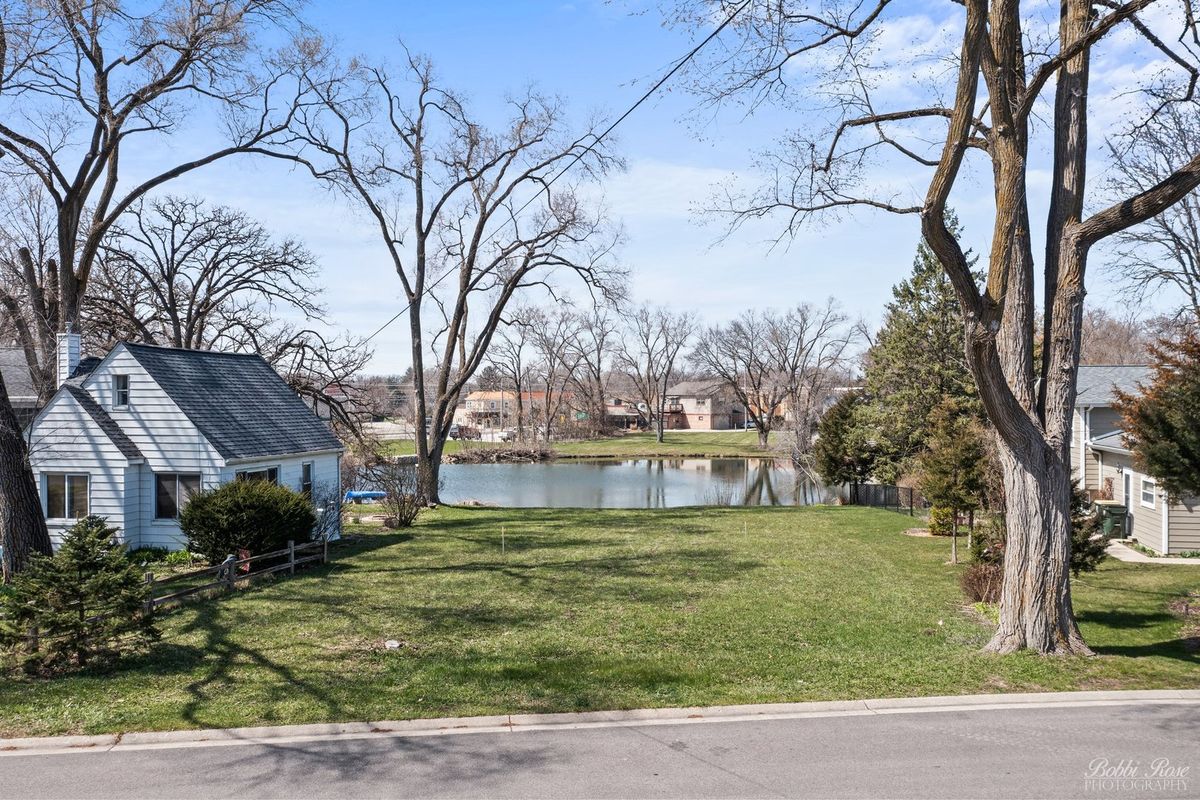 214 Channel Drive, Round Lake Beach, IL 60073