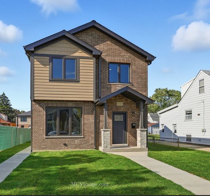9322 S Trumbull Avenue — Evergreen Park, IL 60805