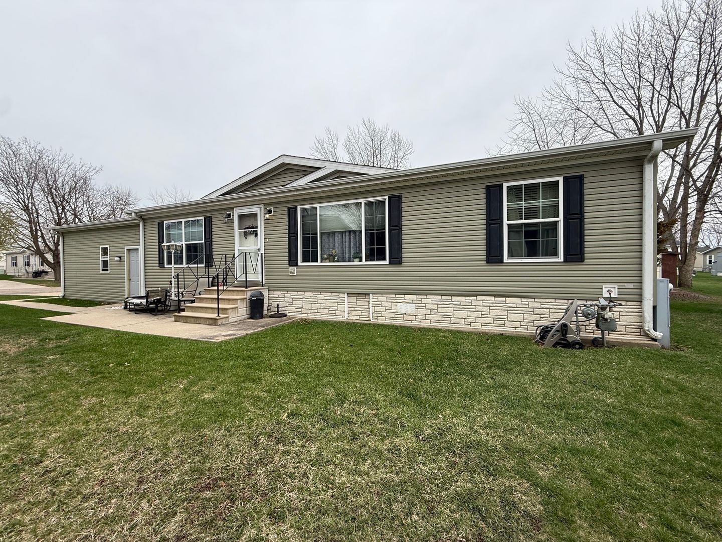 350 Elder Lane — Belvidere, IL 61008