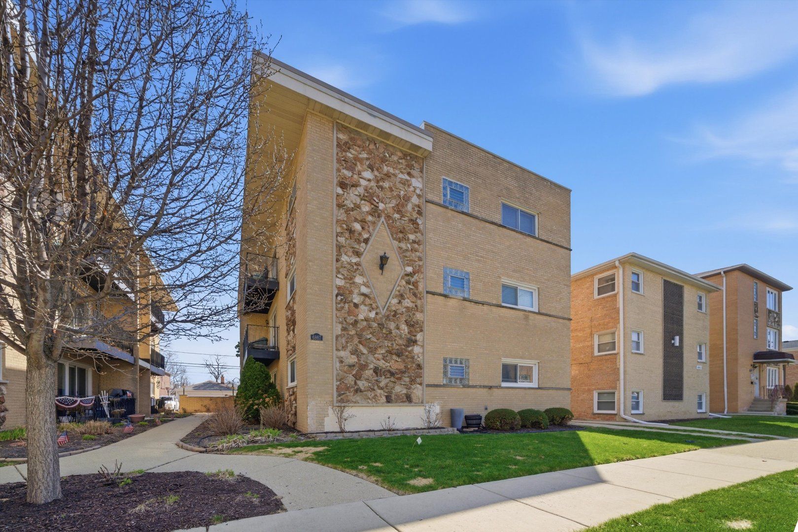 6867 N Overhill Avenue #1D — Chicago, IL 60631