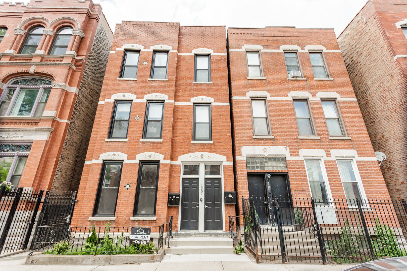 1304 W Ohio Street — Chicago, IL 60642