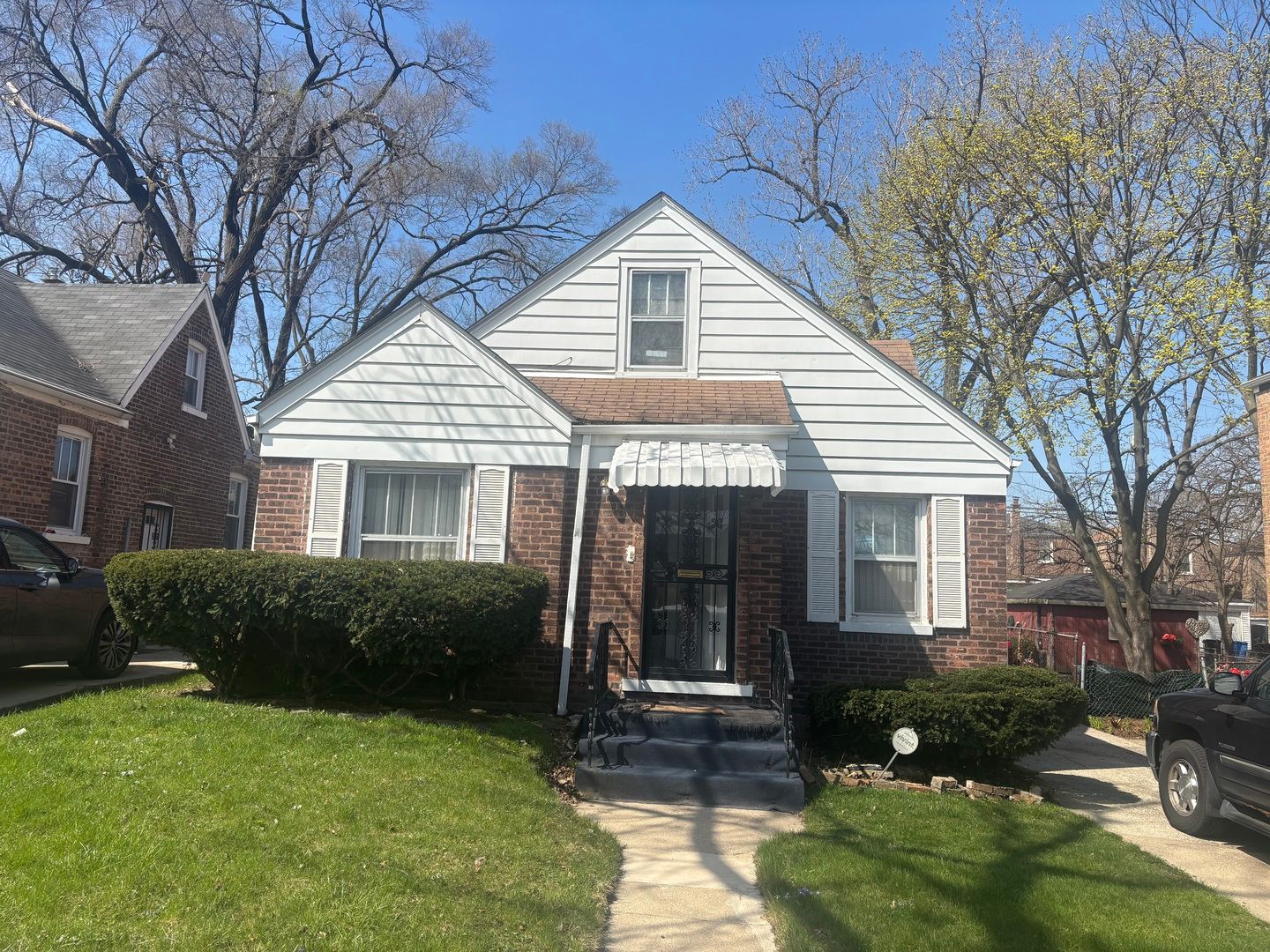 9738 Greenwood Avenue — Chicago, IL 60628